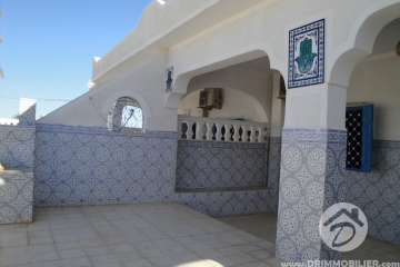 L 18 -                            Sale
                           Villa Meublé Djerba